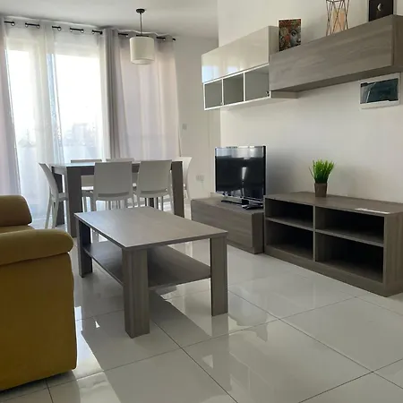 Lägenhet Msida Suites