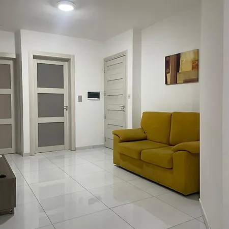 Lägenhet Msida Suites *
